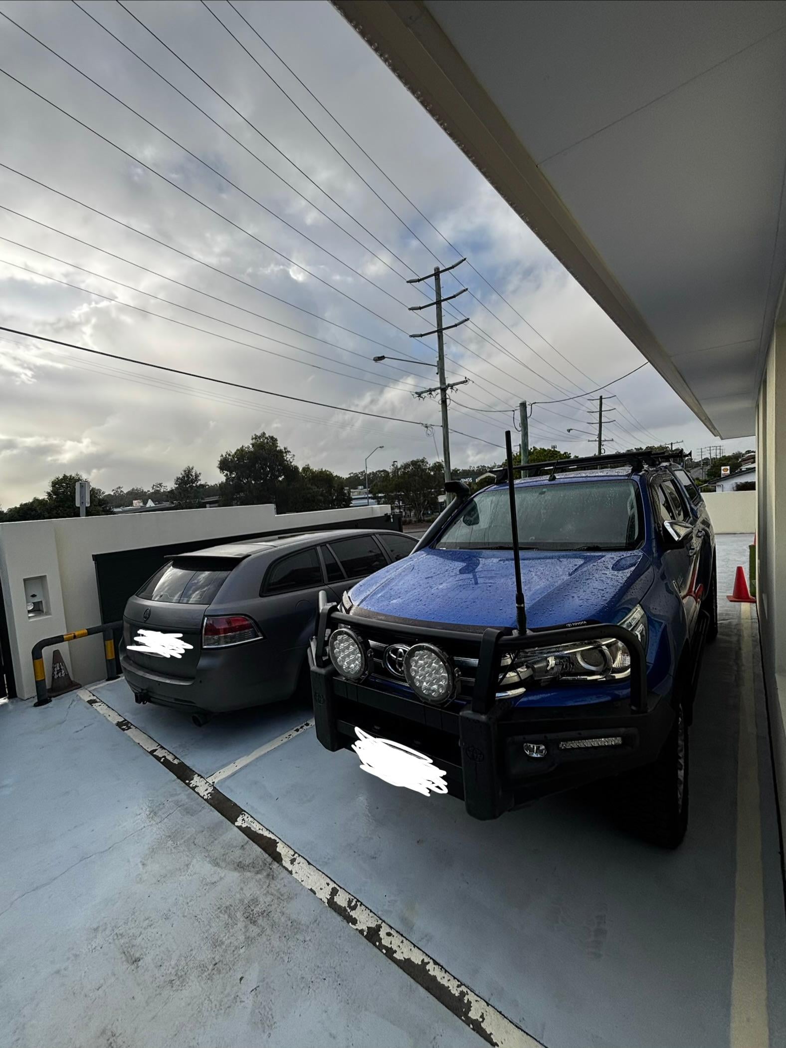 Very tight but secure parking of the main road 