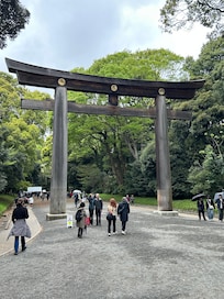 Tori gate