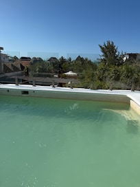 Roof top pool