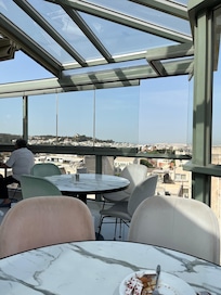 Breakfast room