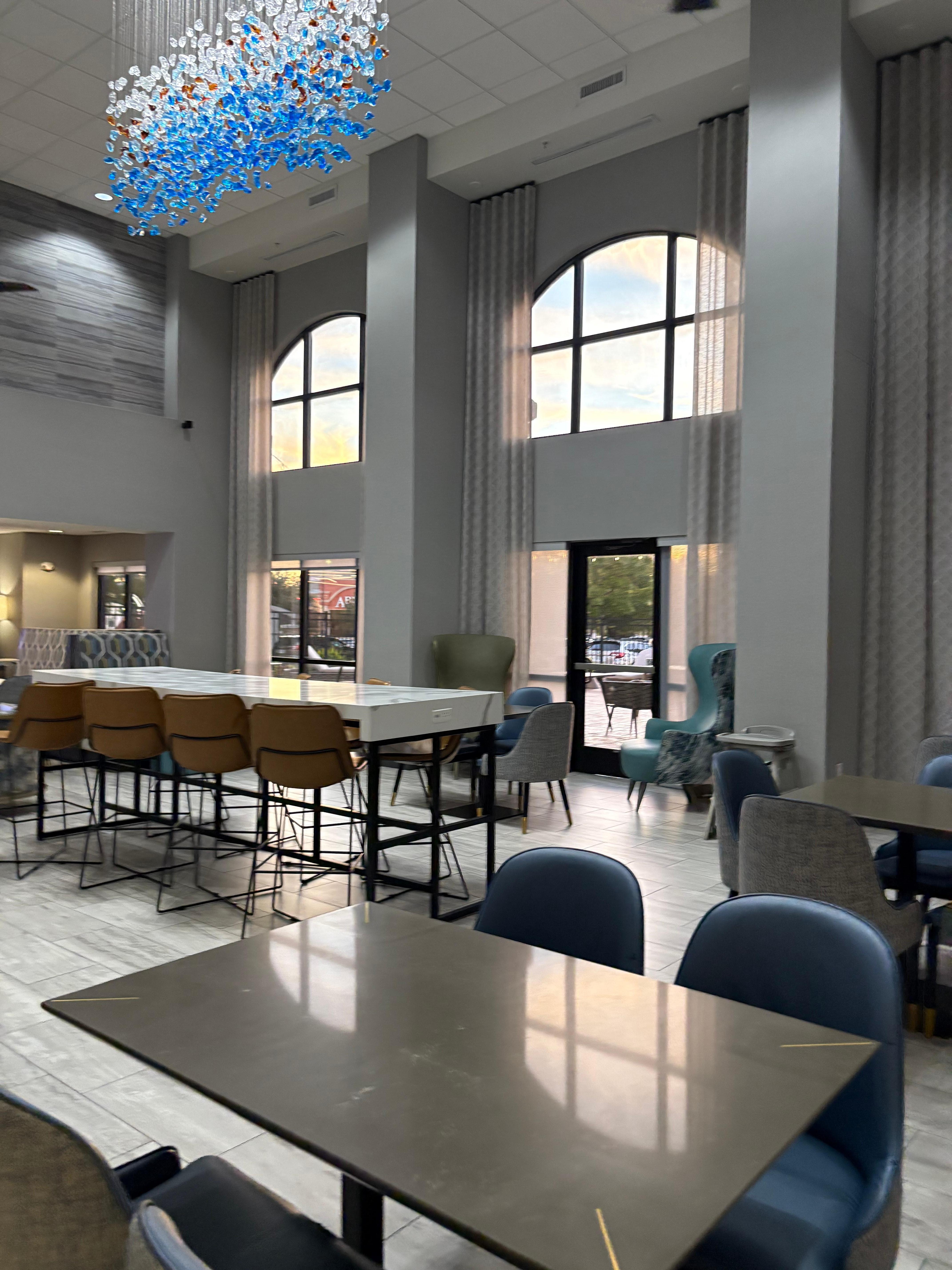 Breakfast area was spacious and clean