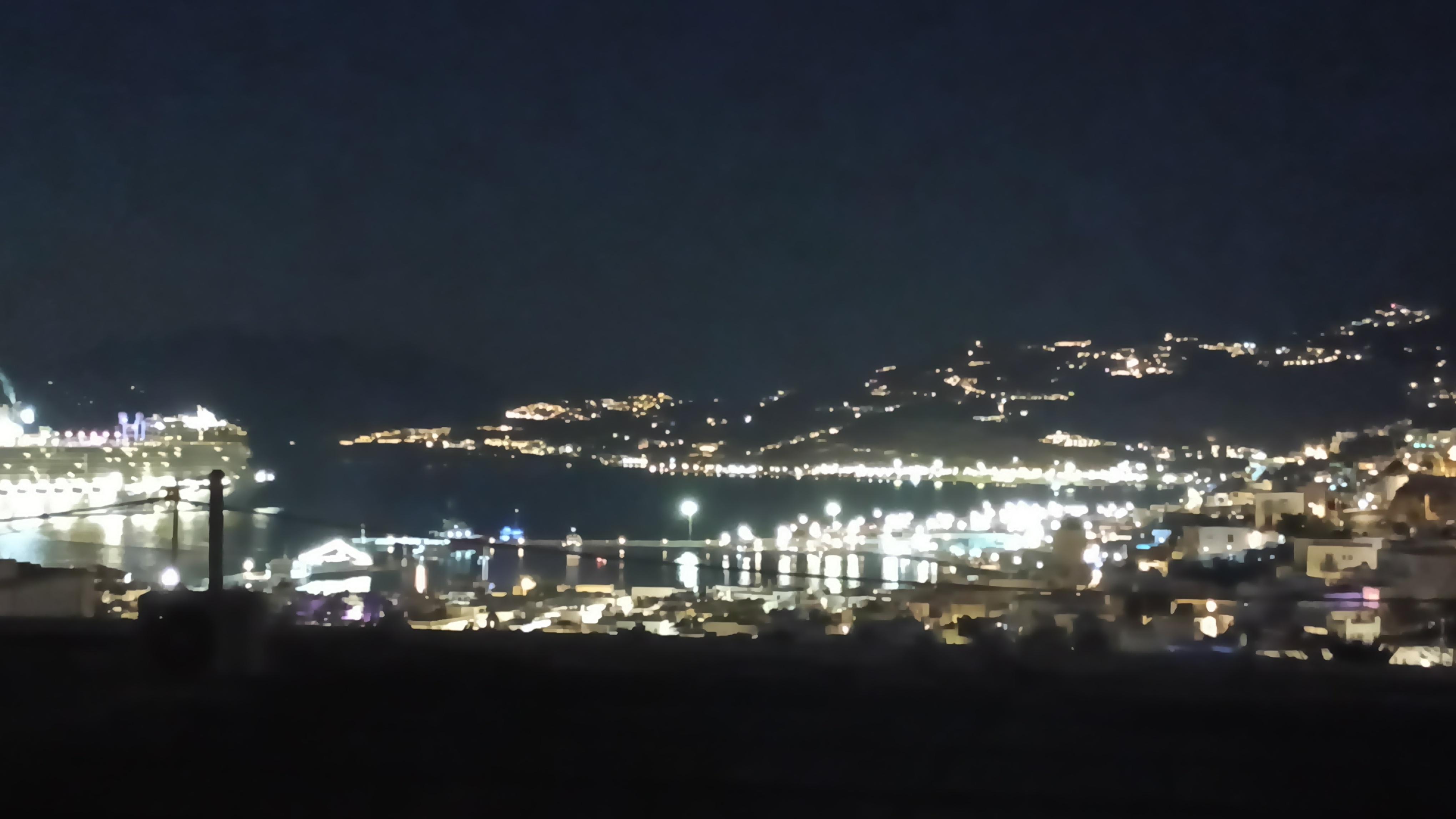 部屋のテラスから見える夜景