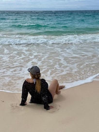 Me relaxing in the beach! I didn’t even care about adding the wedding photos 😂