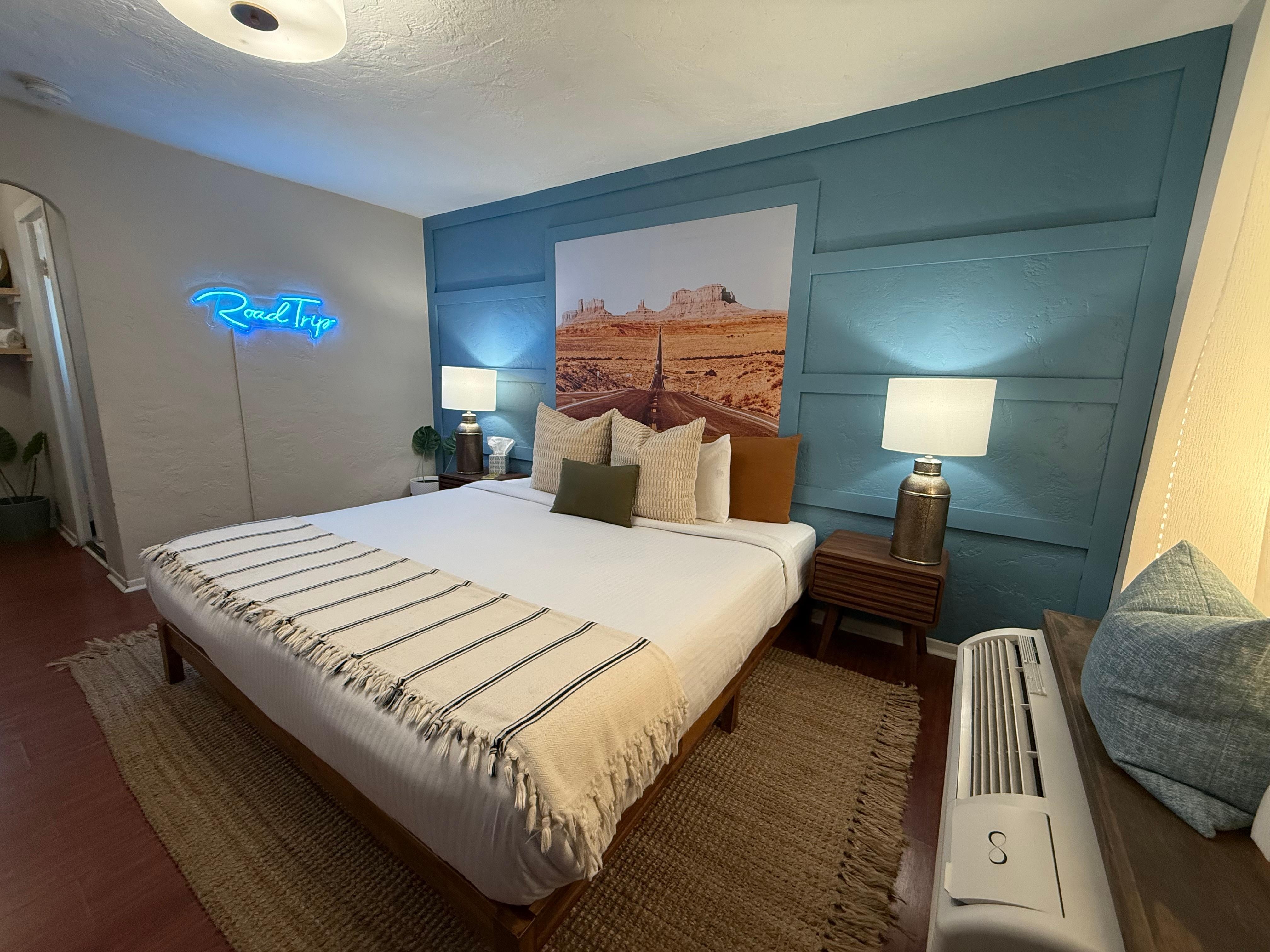 Very nicely decorated, clean, nice lighting. Windows and door are a bit drafty. 