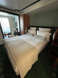 Bed and bedding was super comfortable