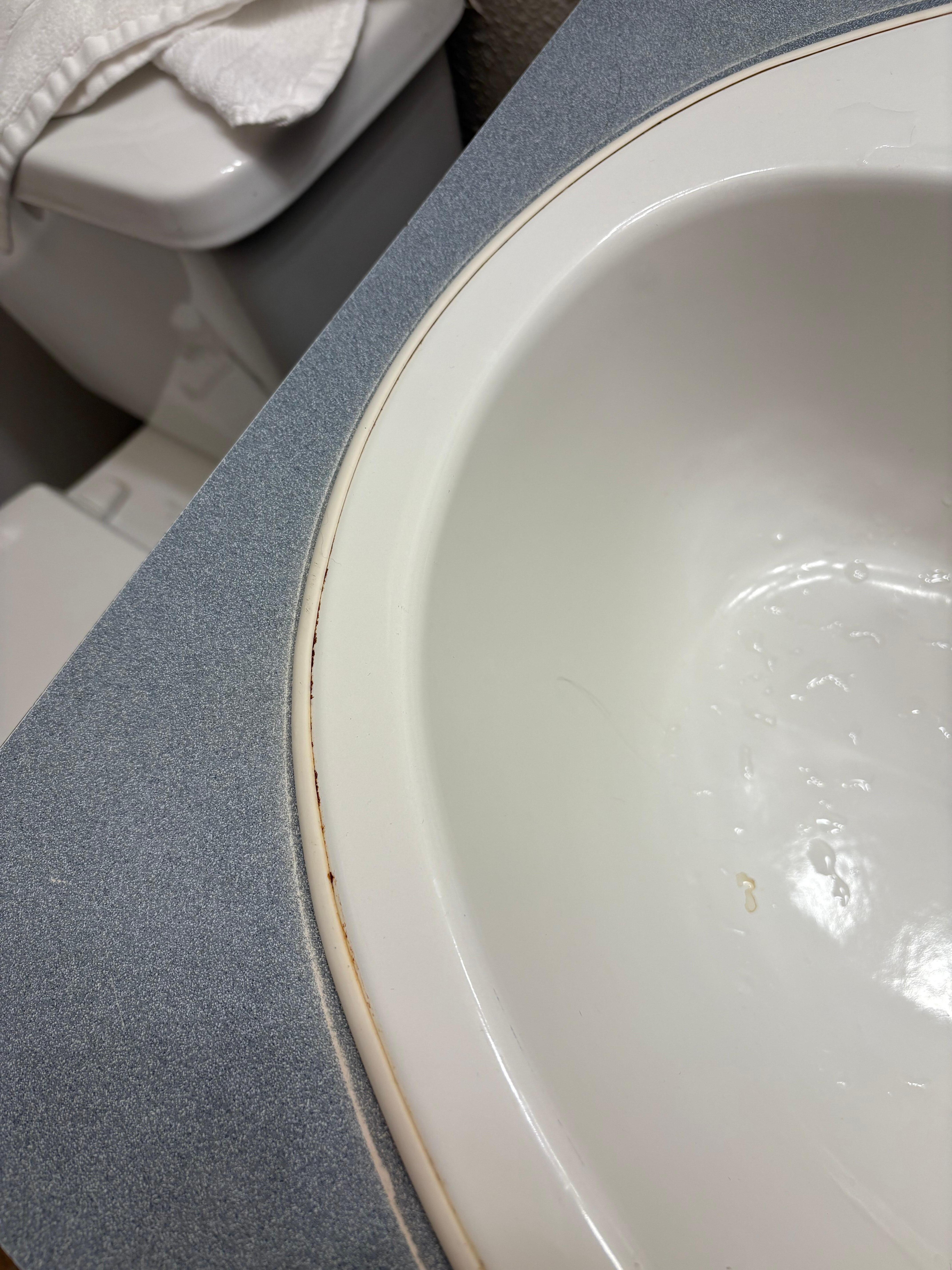 I had a sink like that I cleaned it every third day. This does not look like it was cleaned.