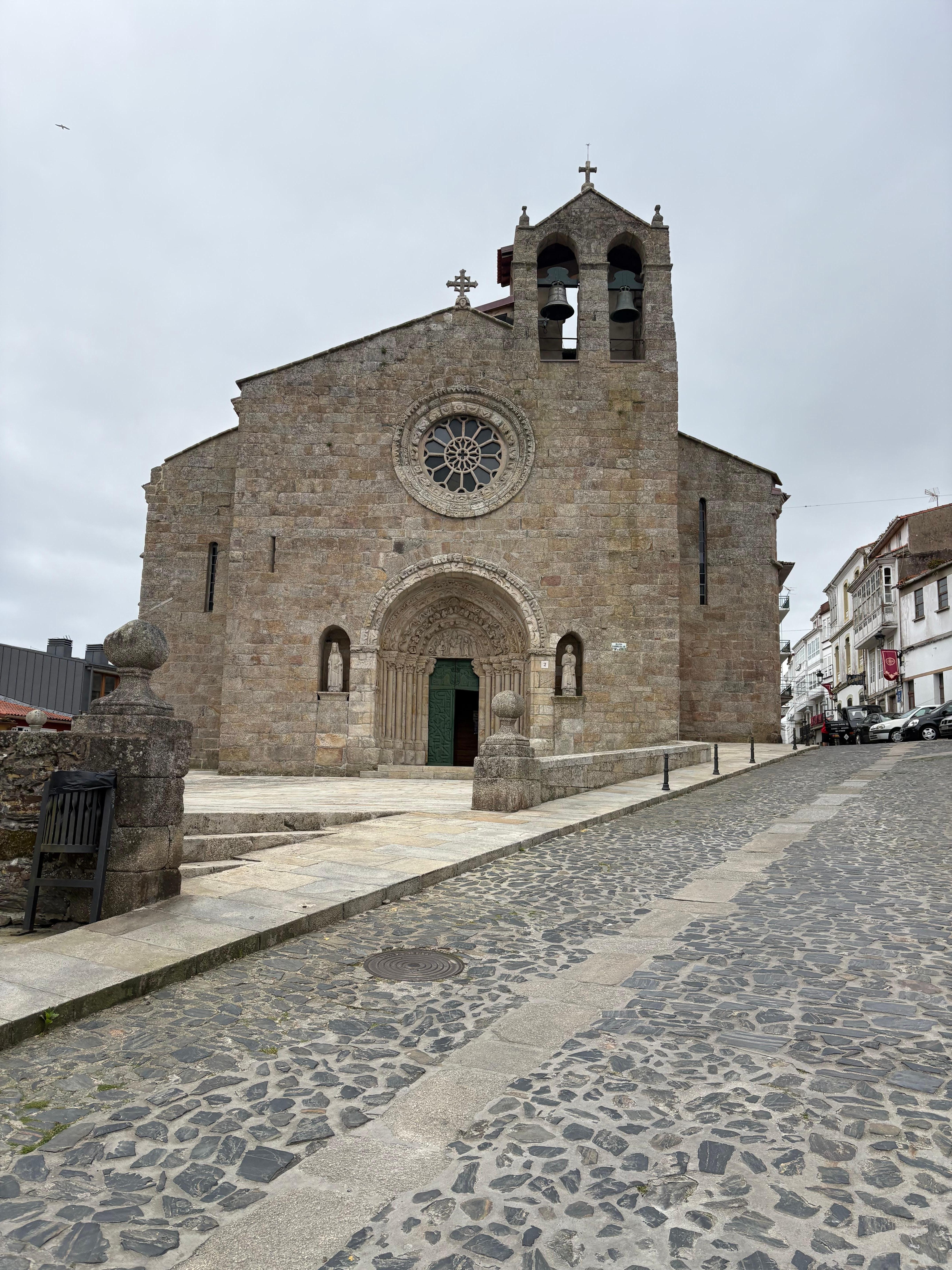 Iglesia 100m from room