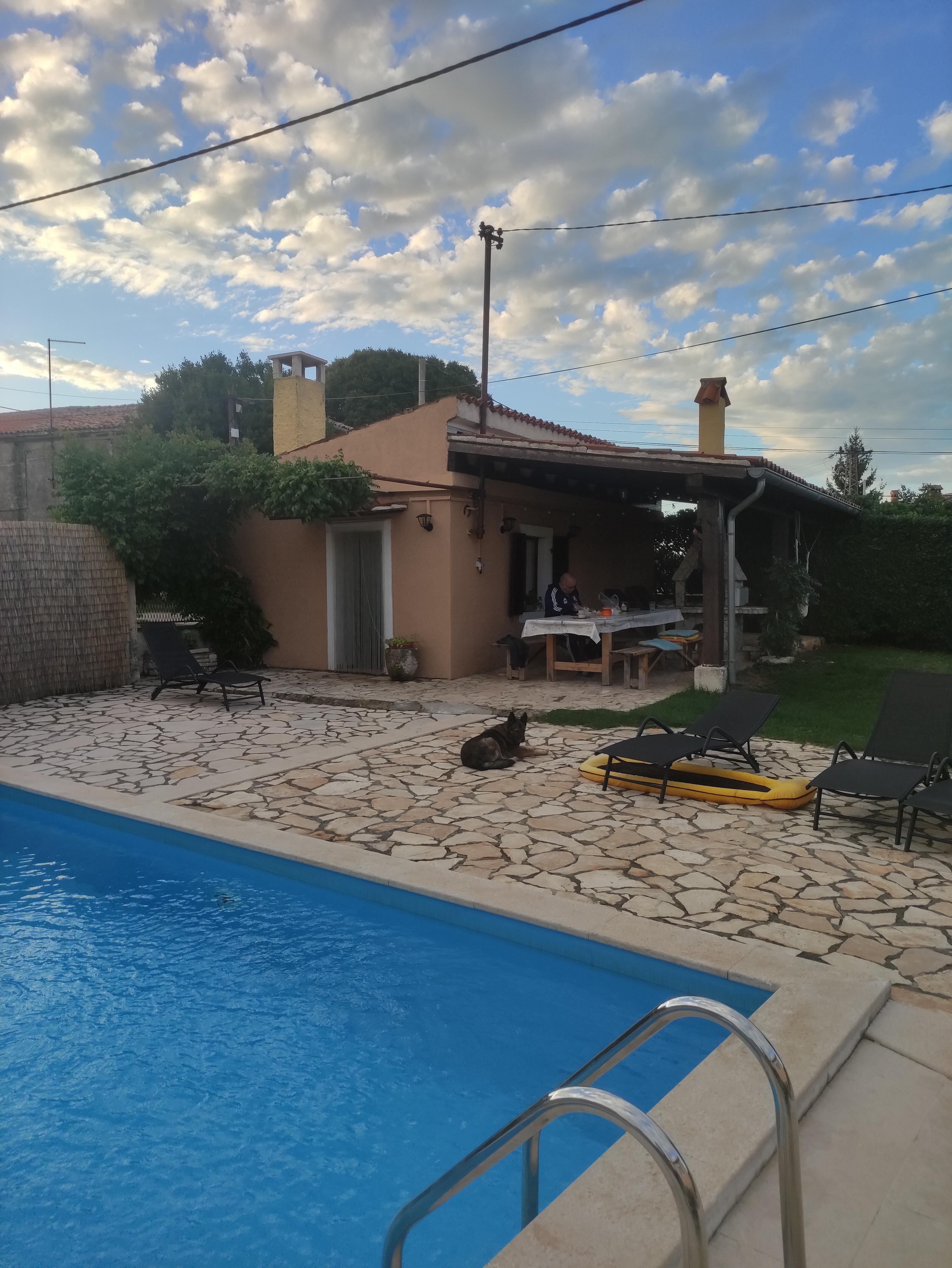 Freisitz mit Nebengebäude