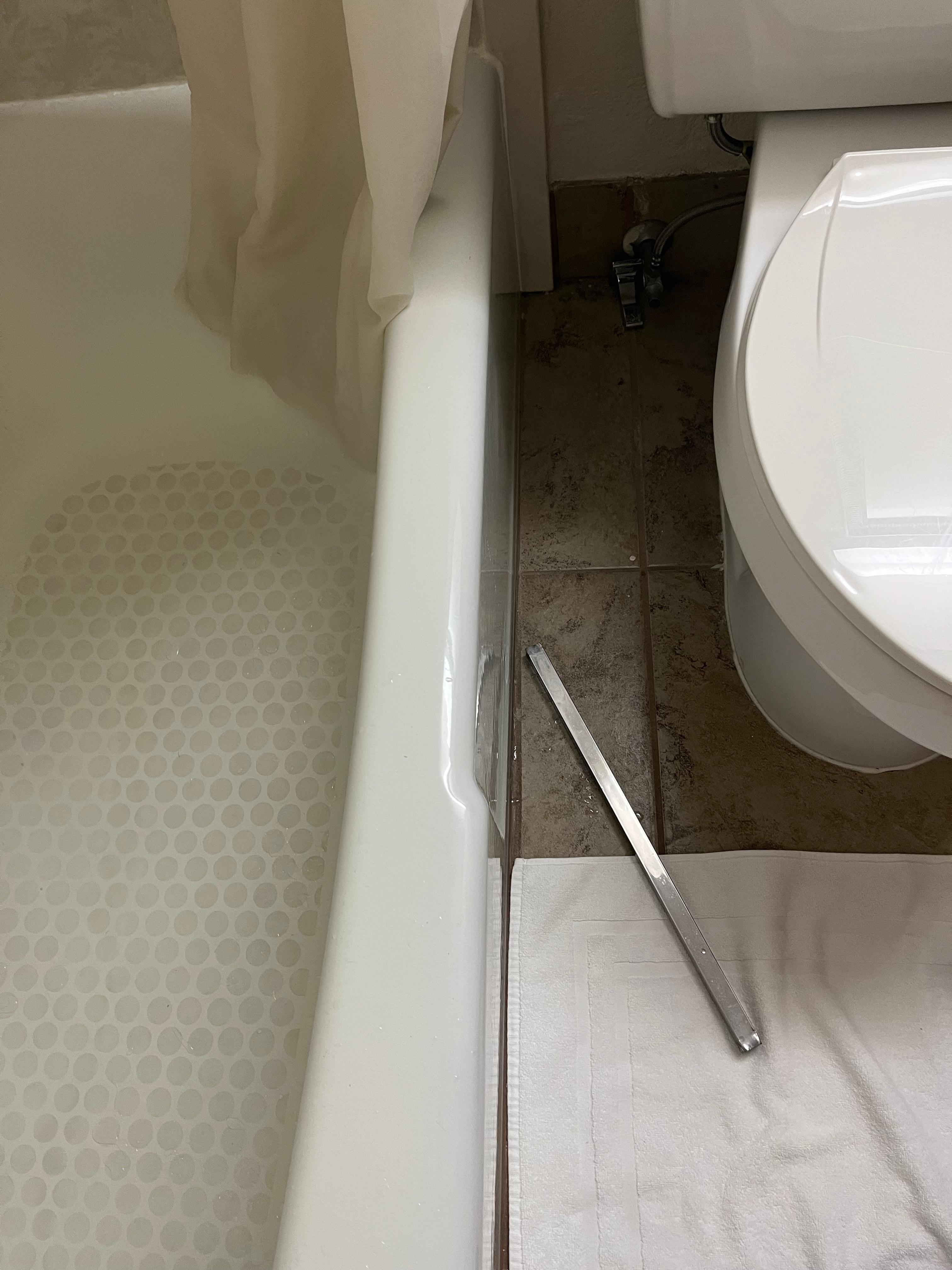 Towel rack that fell