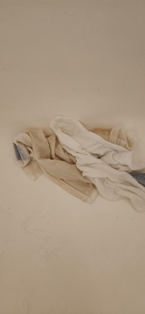 Left a washcloth in the tub while showering with Luke warm water and it turned yellow