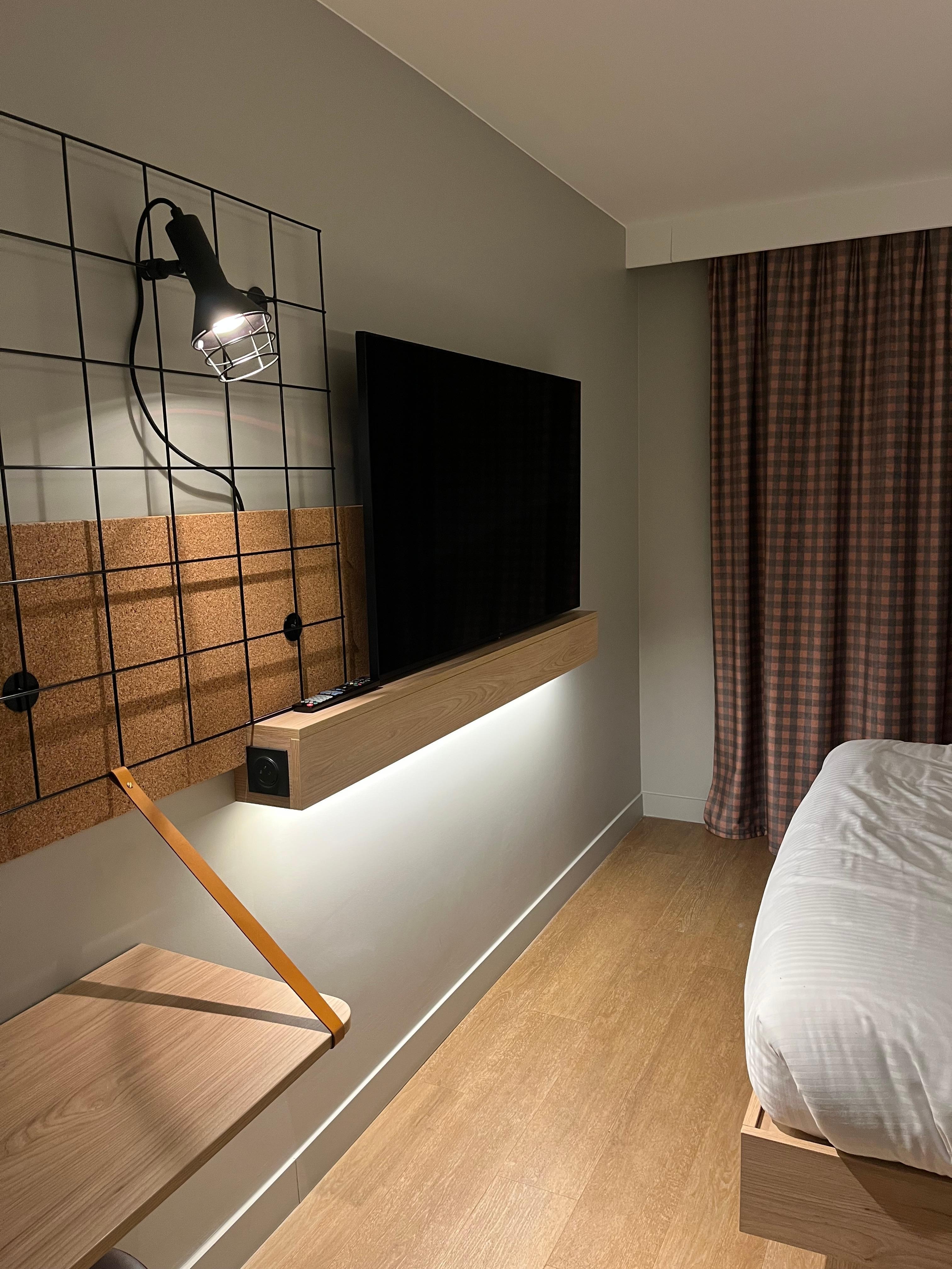 télé ou on peut se connecter avec notre téléphone très pratique 