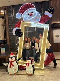 Great location - staff is very helpful and courteous! We will be back!