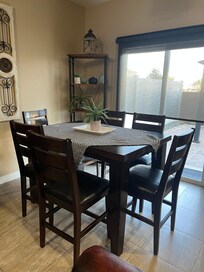Nice area to eat