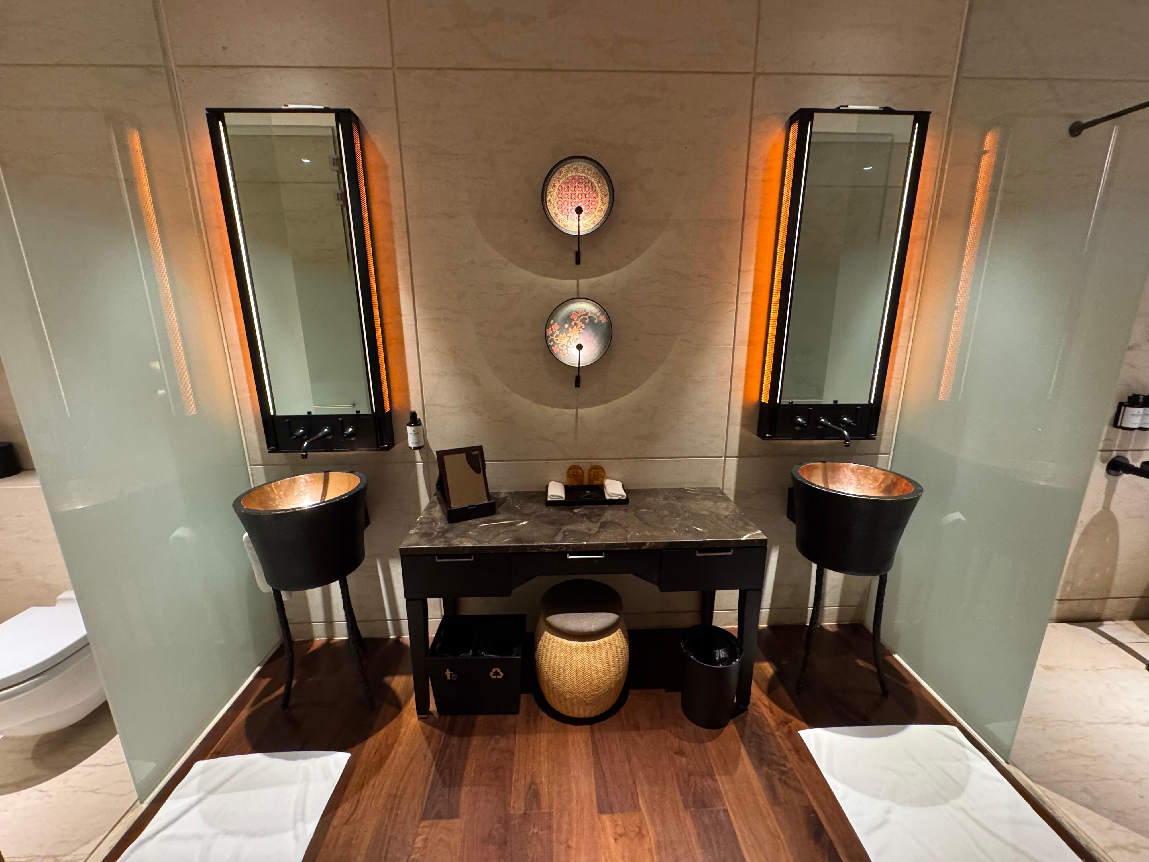 Twin room basins