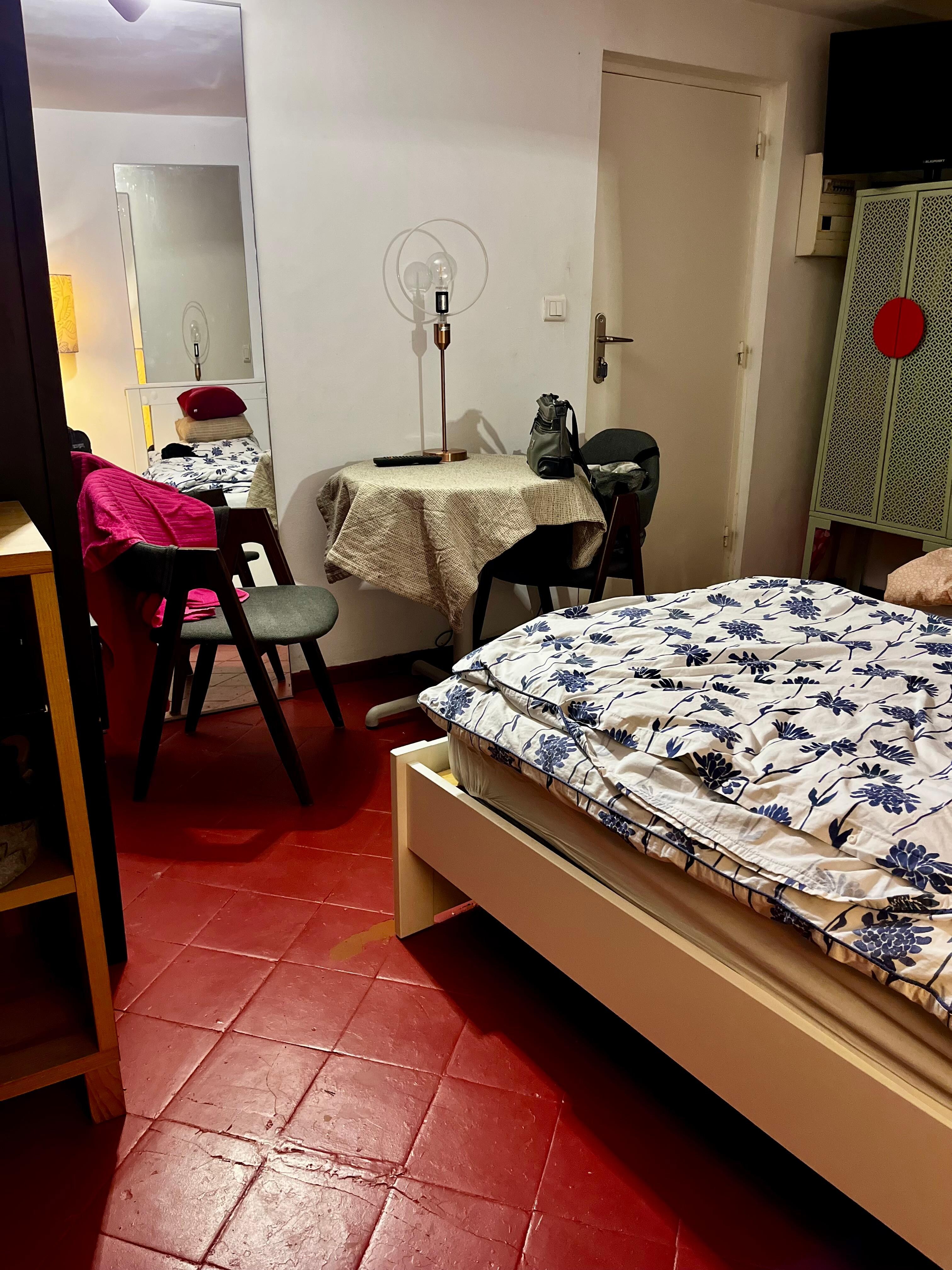 Beds ok, floor not super clean