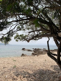 Der herrliche kleine Strand