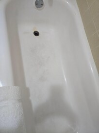 Dirty bath tub