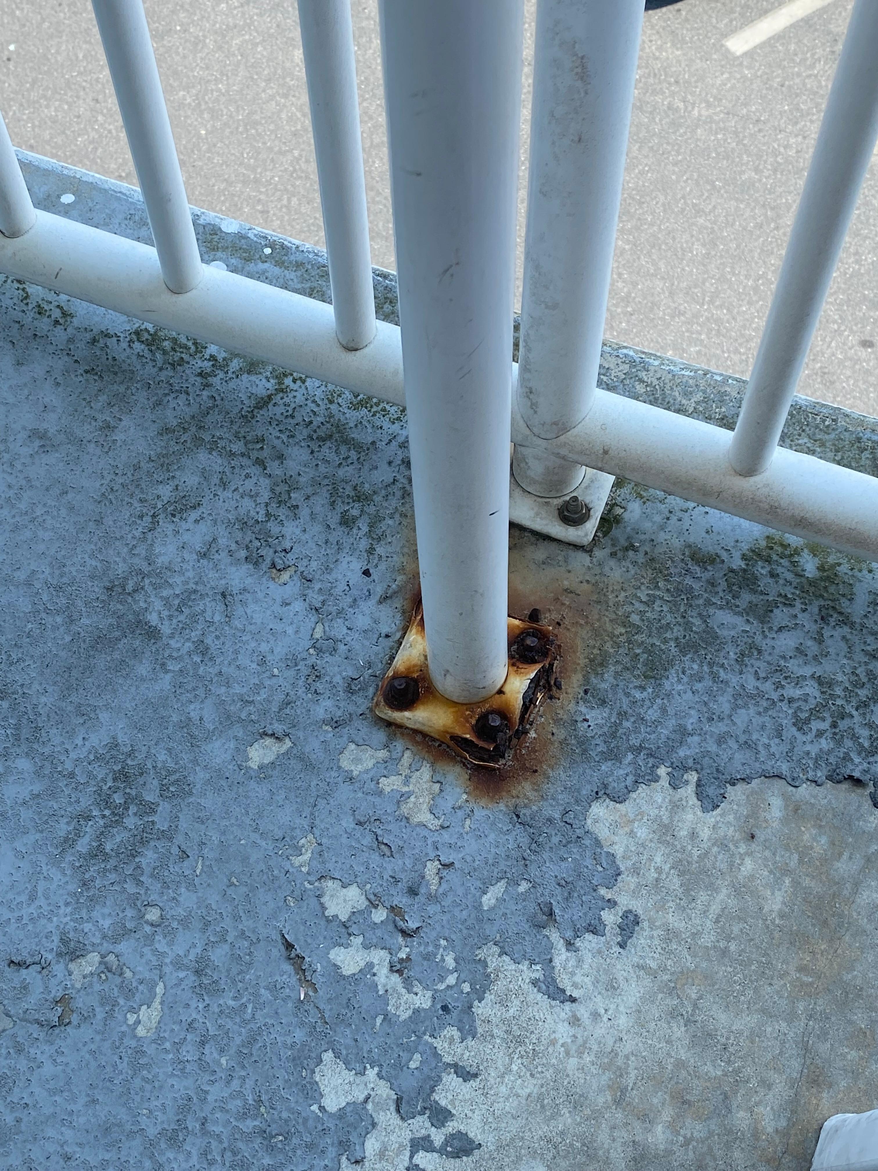 Rusty balcony railing if had small child would not let them near them