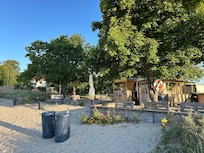 ビーチのすぐそばにコーヒー屋