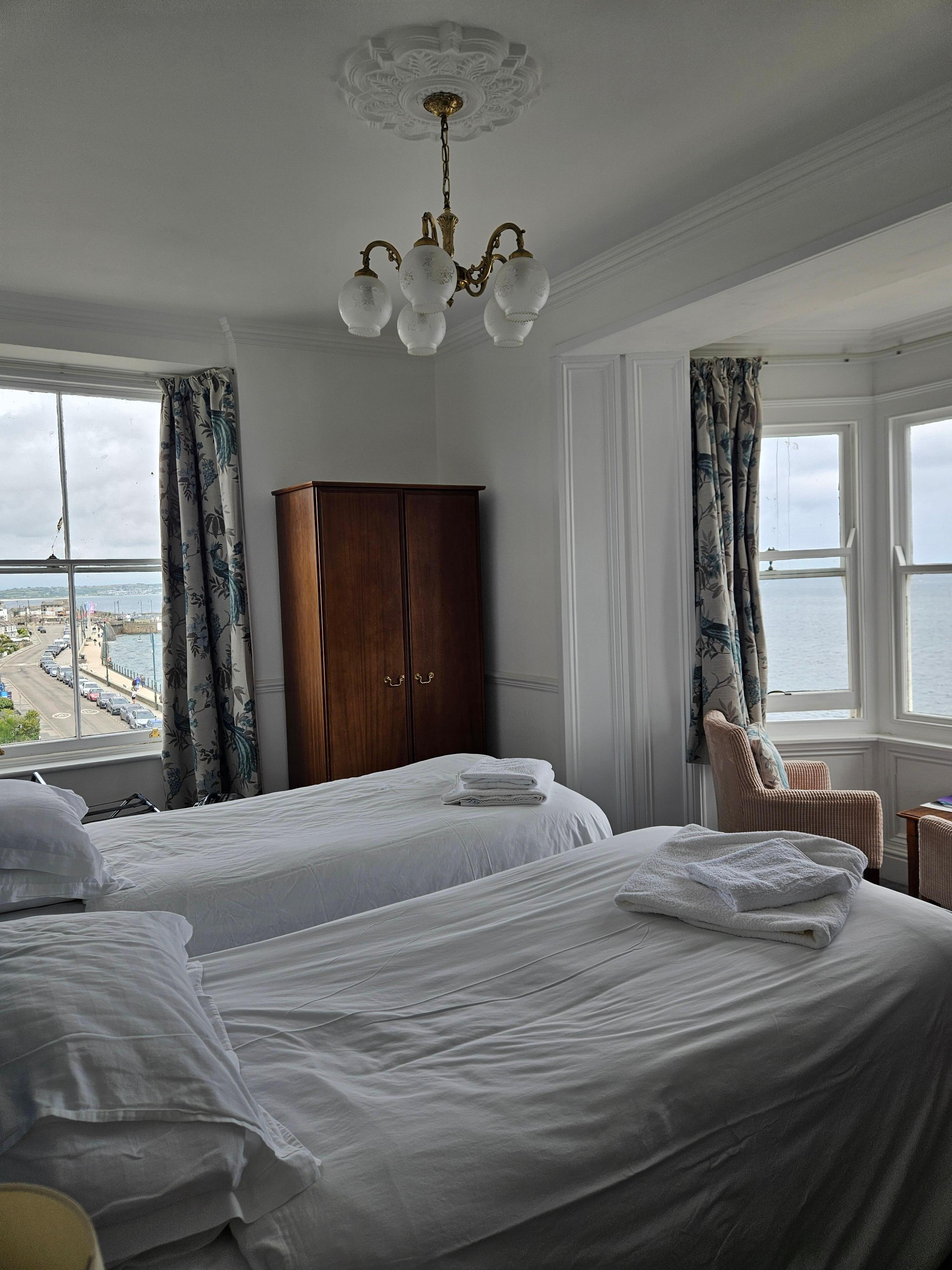 twin room sea view 