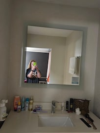 Light over sink not working.