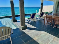 Nice size deck and shade was available