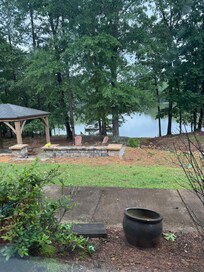 Gorgeous view of the backyard and lake!