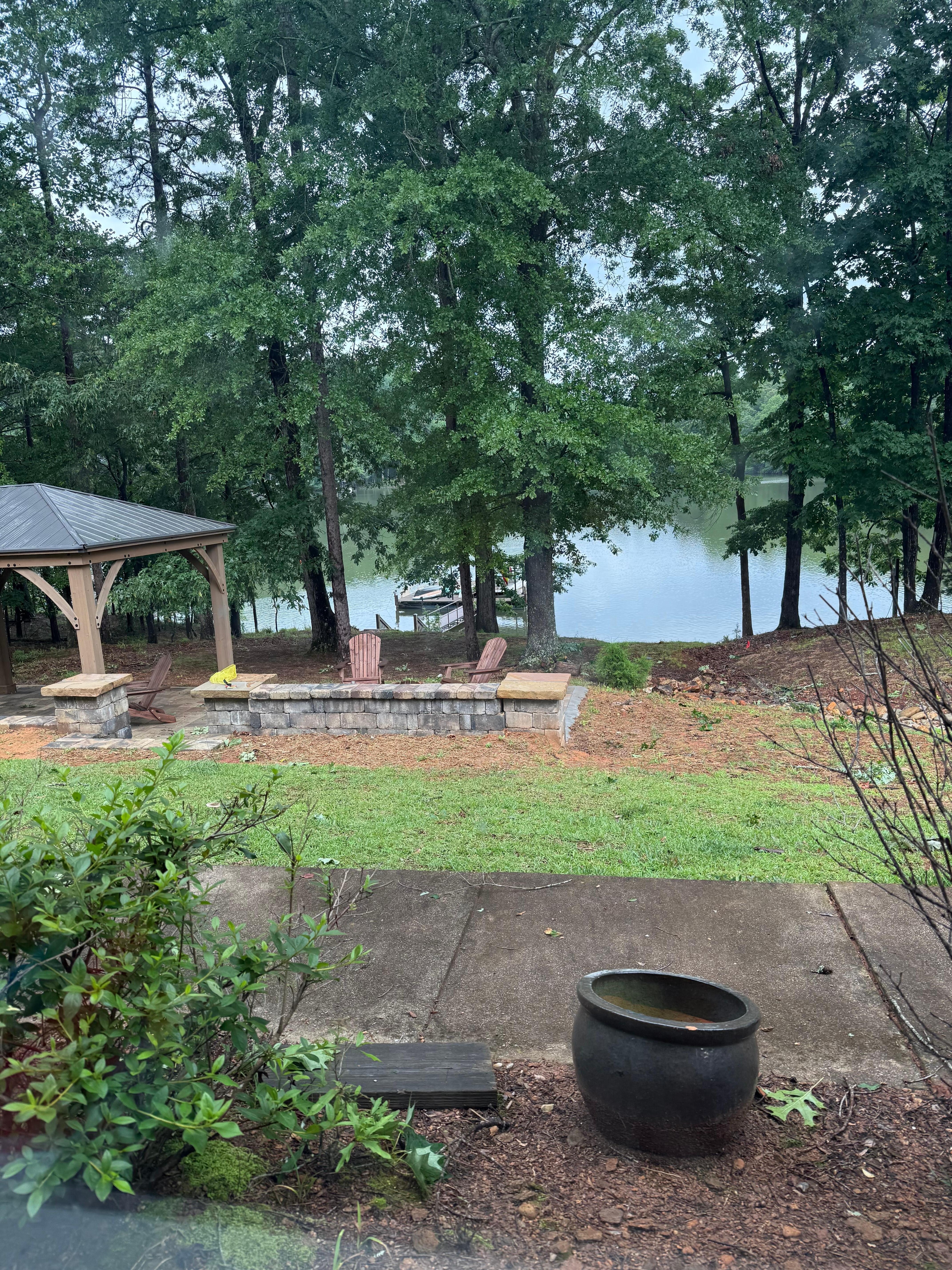 Gorgeous view of the backyard and lake!