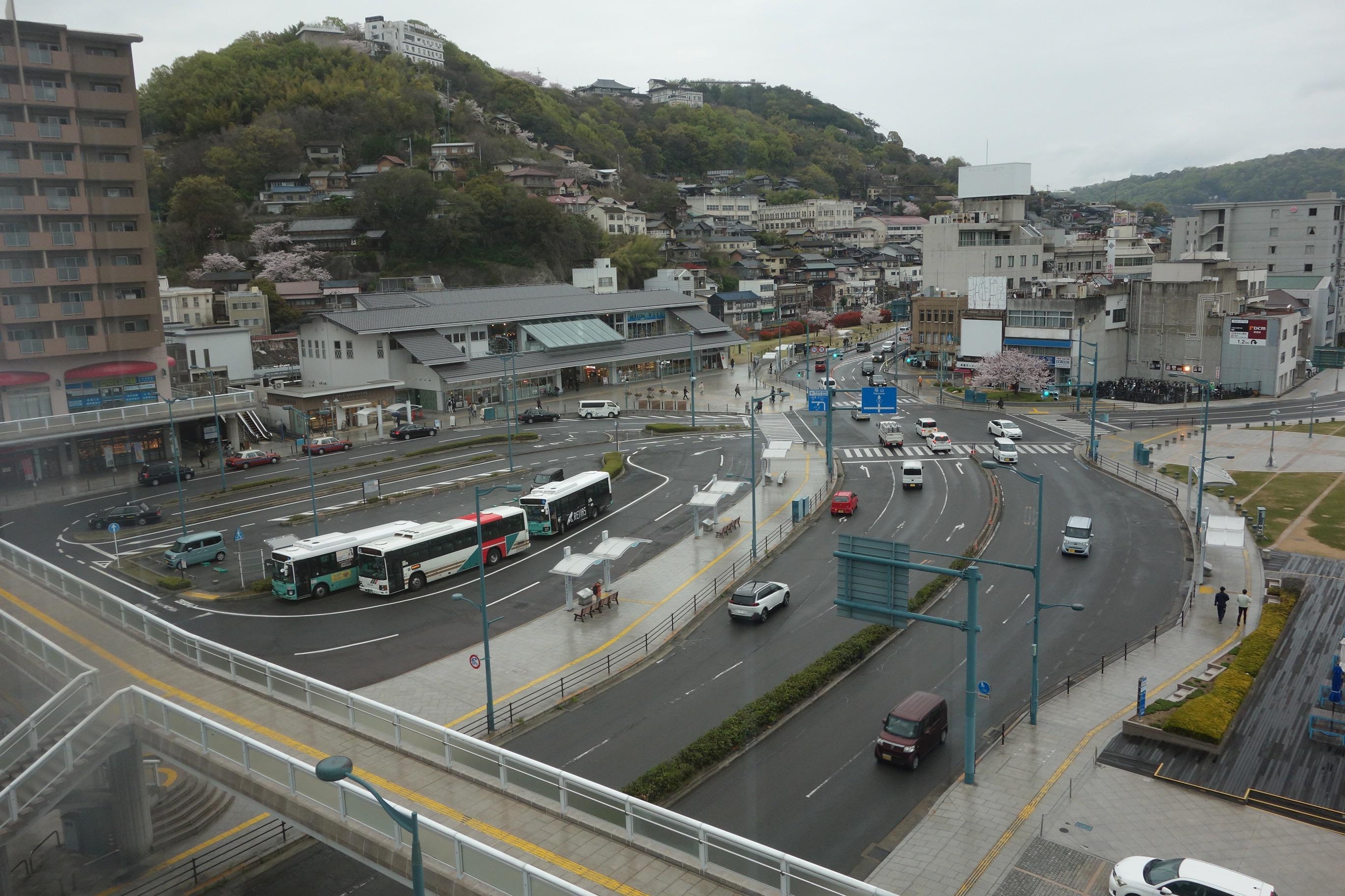尾道駅前
