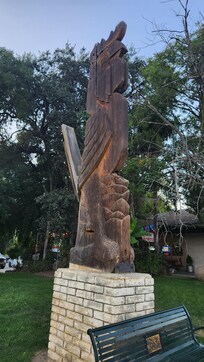 Statue in Three Rivers