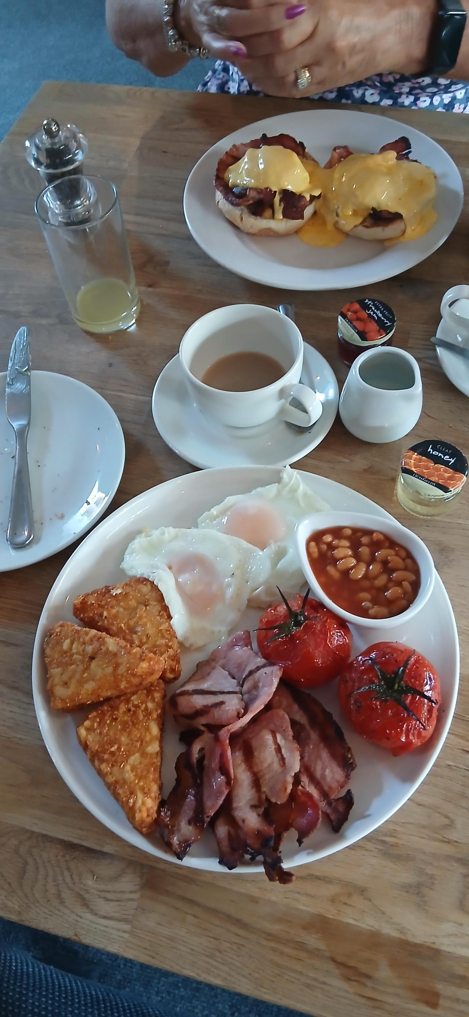 Breakfast 