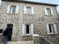 Escalier et accès PMR par ascenseur