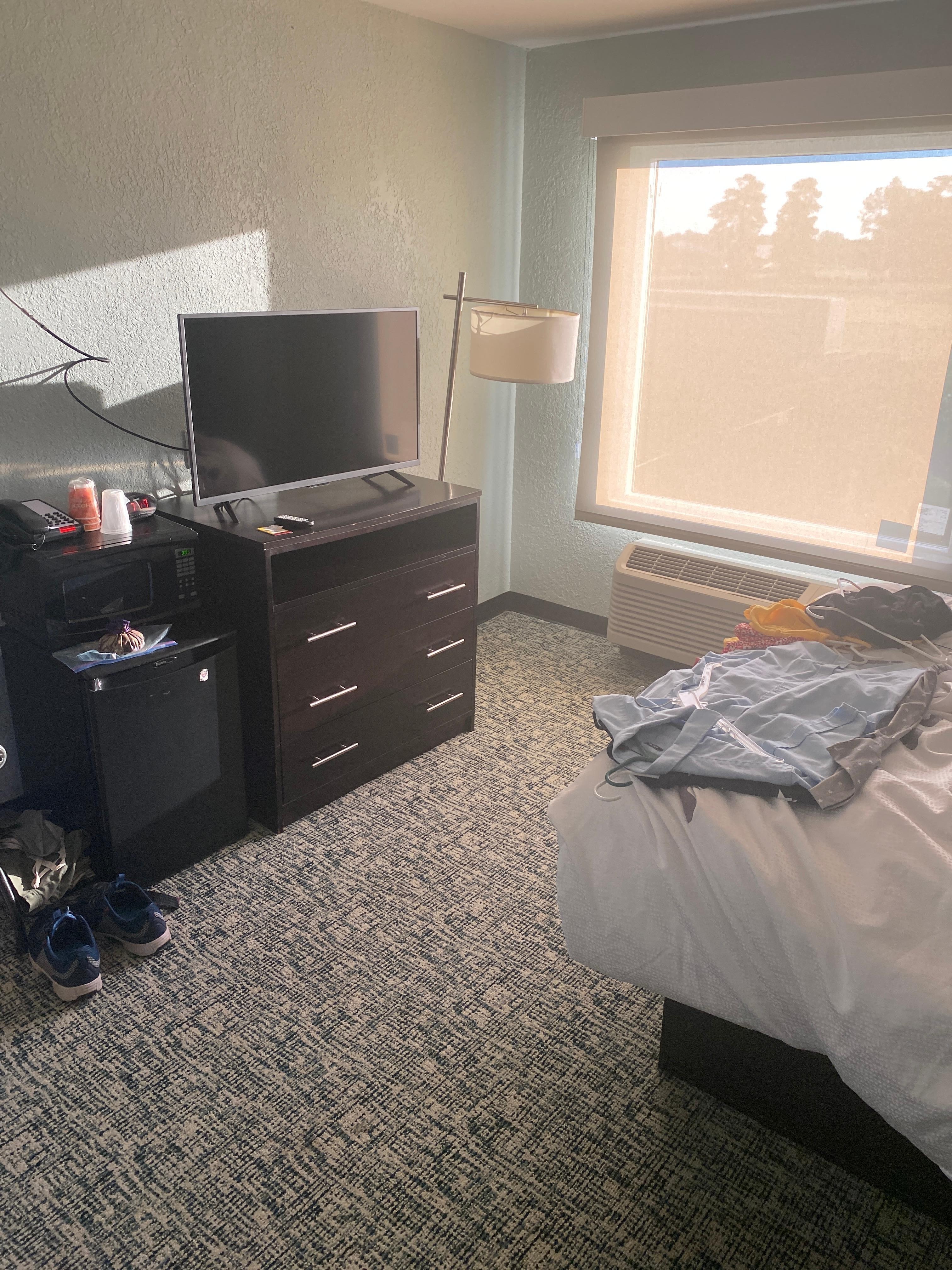 This was the set up. Curtain does not block out light. 