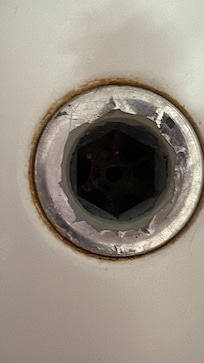 Cheveux moisis et noircit par le temps sans nettoyage