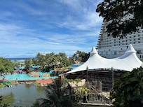 右下に見えるのがパイレーツオブザパシフィックの舞台です。