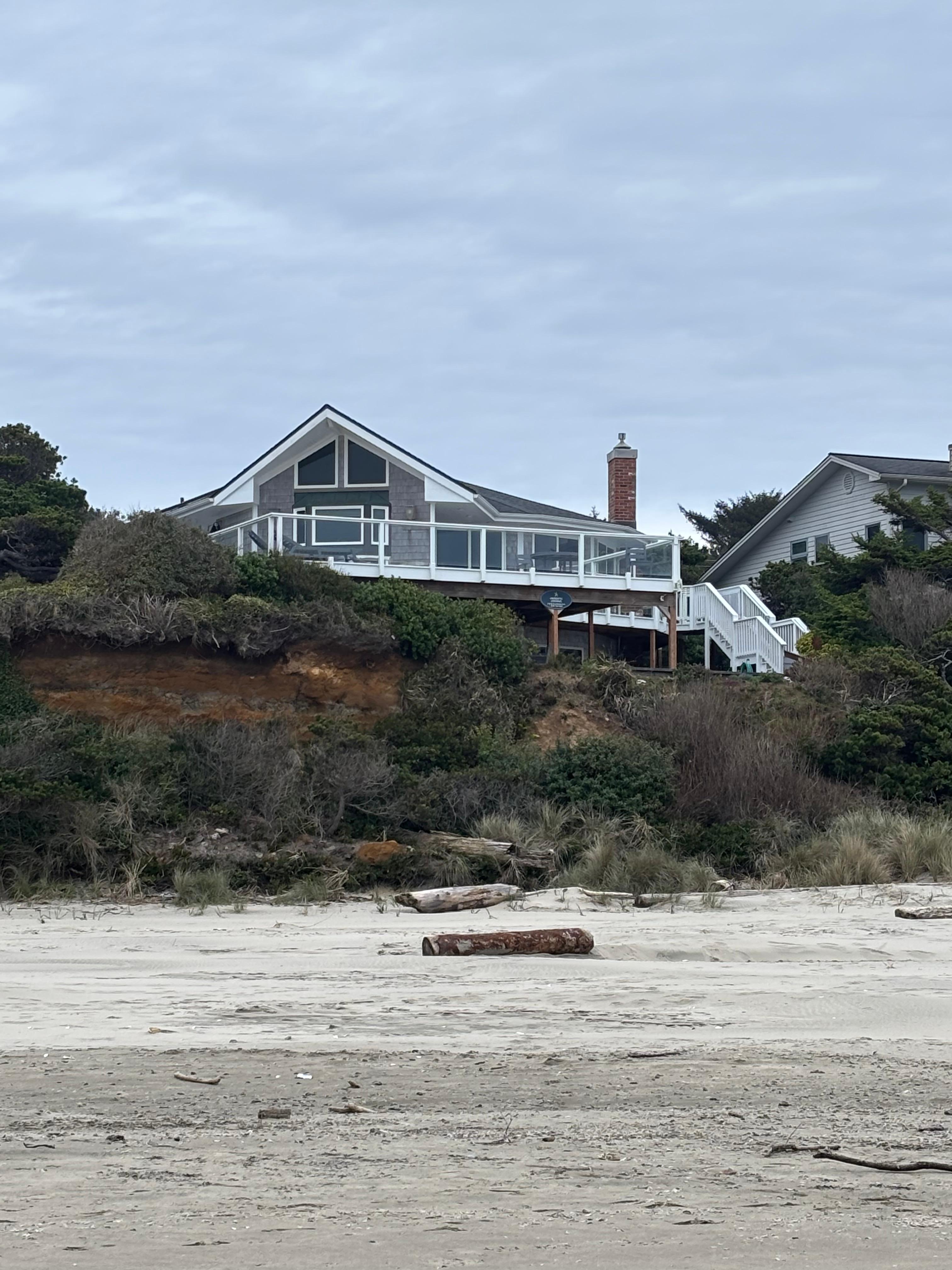 Hillside perch (still very easy to get to the beach).