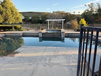 Nice pool/hot tub area