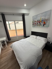 Chambre minimaliste mais bonne literie
