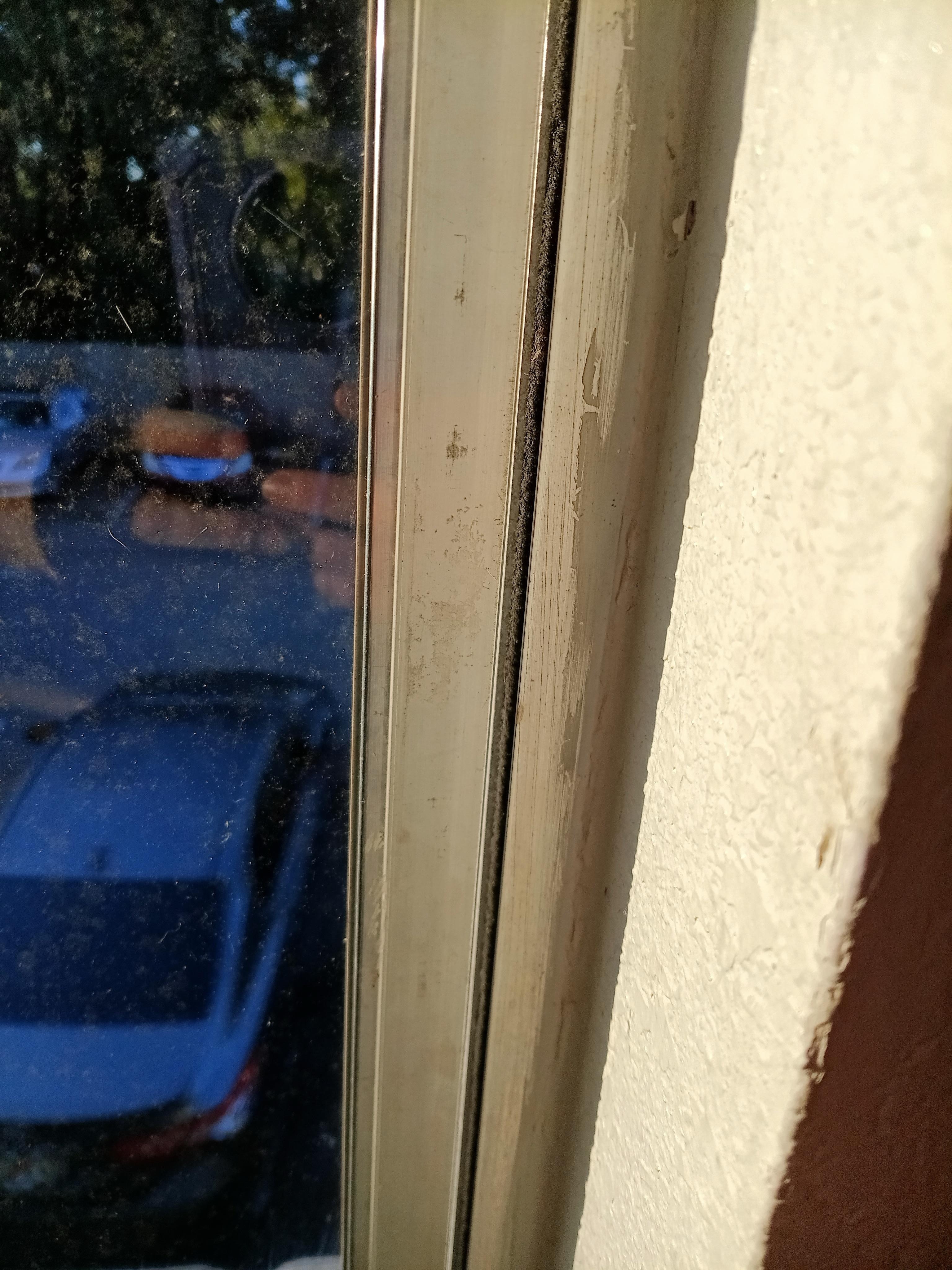 This is the window that doesn’t close all the way or lock 