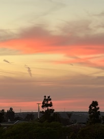 Beautiful sunset views, 3miles away from ocean.