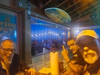 At Fish Heads for dinner!!