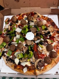 Amici’s Pizza