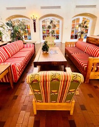 The lobby at Hotel Albuquerque.