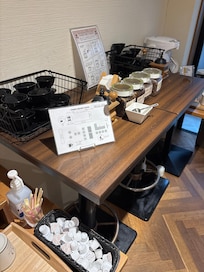 セルフでコーヒー豆をドリップして飲めます