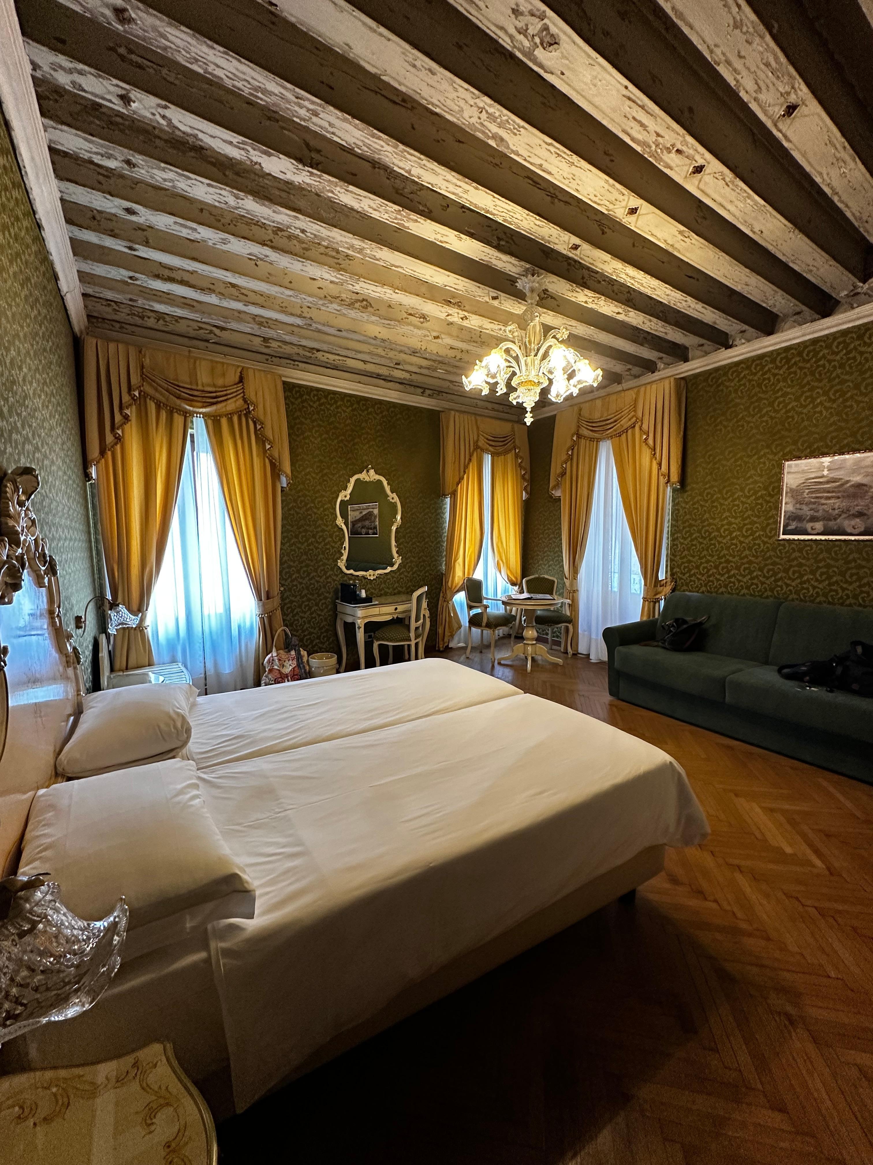 Twin Room Canal View