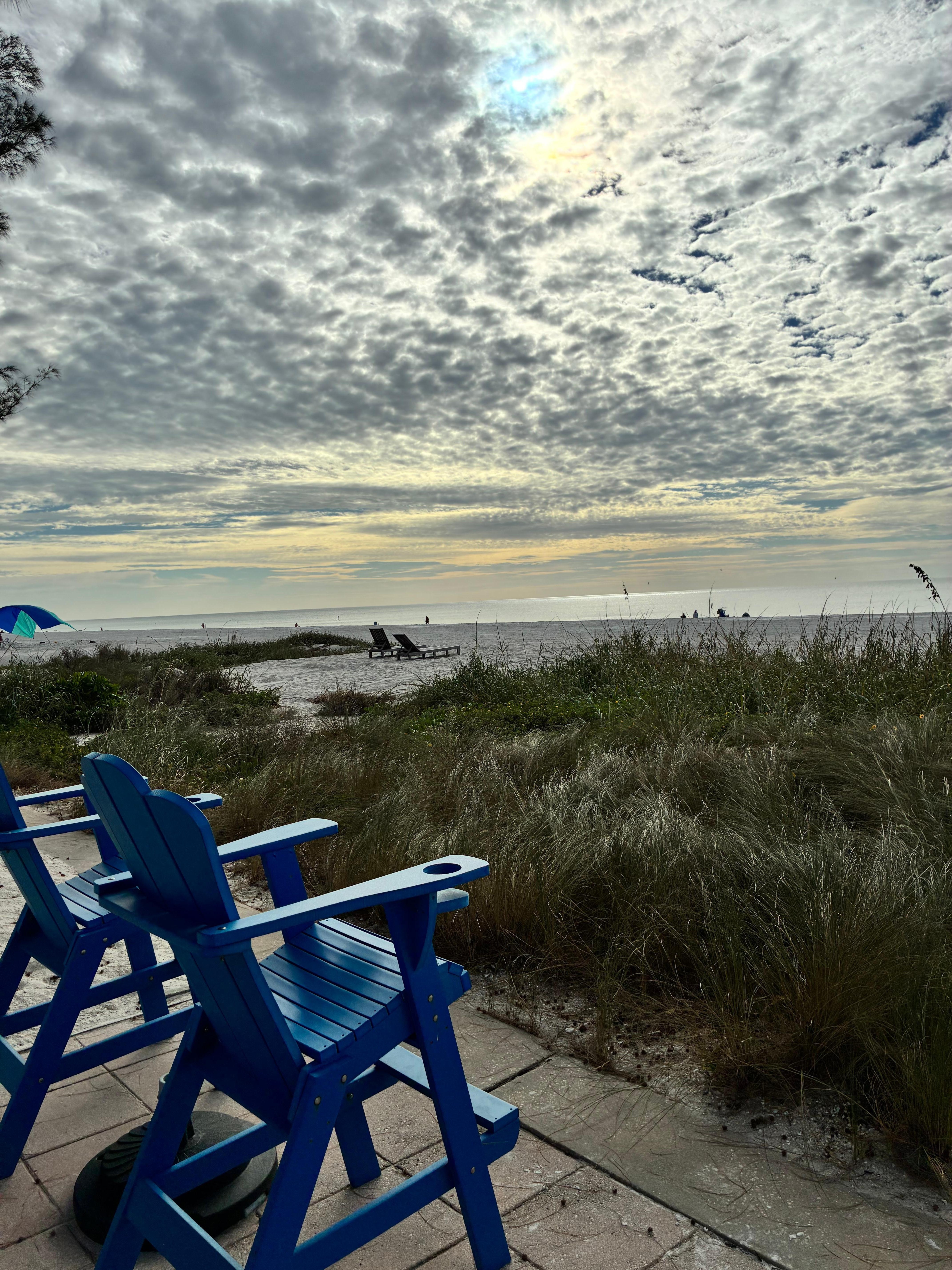 Plenty of seating choices to enjoy the view. 
