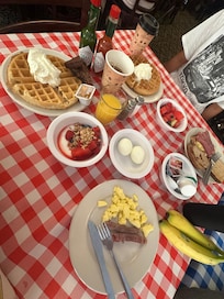 Free breakfast buffet. Great selection. Coffee , milk, juice and tea available
