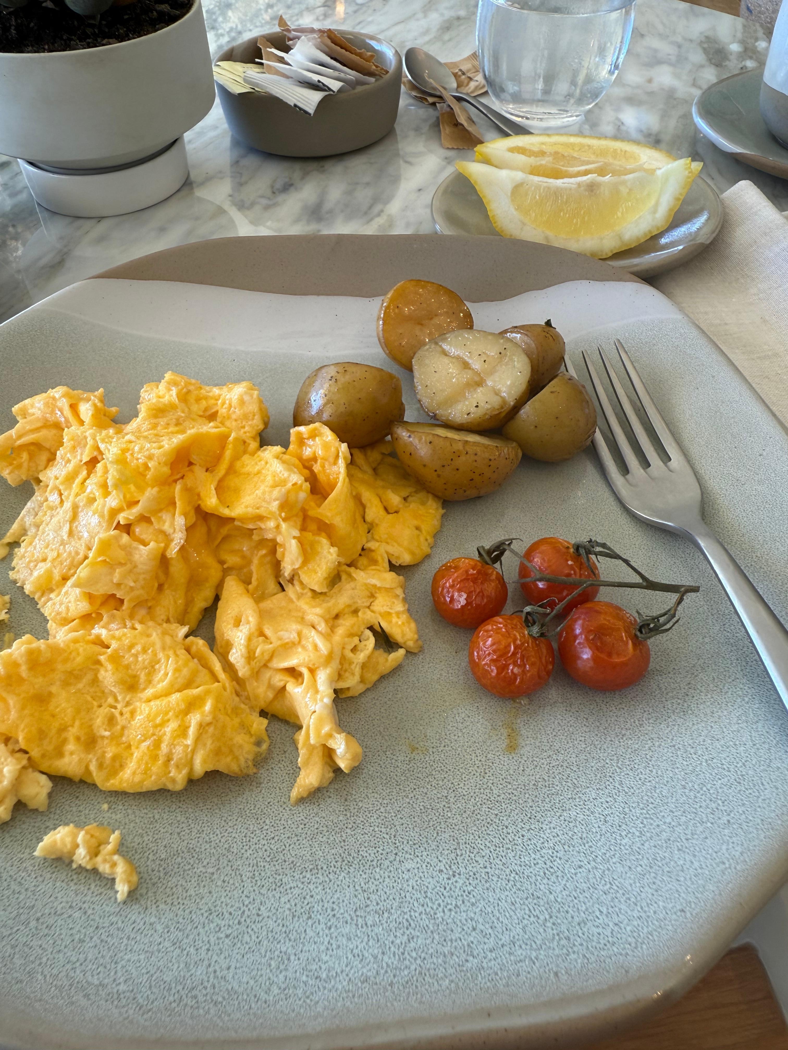 The food quality does not justify its price. In-room dining often arrived overcooked or cold. The hotel must invest in better-trained chefs and avoid cutting corners.