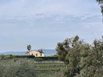 het huis vanaf de toegangsweg