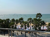 God udsigt stor altan men med meget lavt sikkerhedsgitter